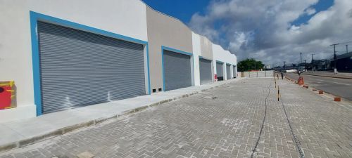 Imóvel para aluguel possui 84 metros quadrados em Barro Duro - Maceió - AL