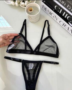 Conjunto de Lingerie Preto em Renda 