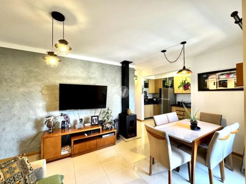 Apartamento lindo e aconchegante, com vista, 2 dormitórios, 1 suíte, 1 vaga