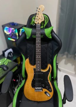 Guitarra Fender Stratocaster squier séries 