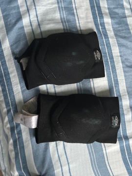 Joelheira umbro de futsal 