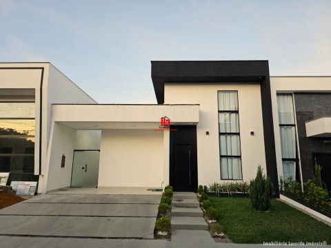 Venda ou locação no Quinta das Marinas Casa  Térrea com 3 Qts s 1 Suíte com closet Espaço 