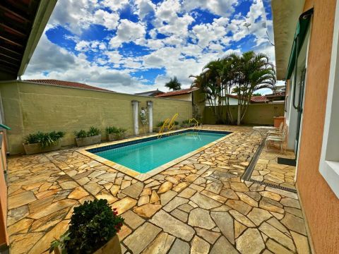 Casa Térrea para venda com 250m² 3 suítes No Esplanada do Sol - SJC
