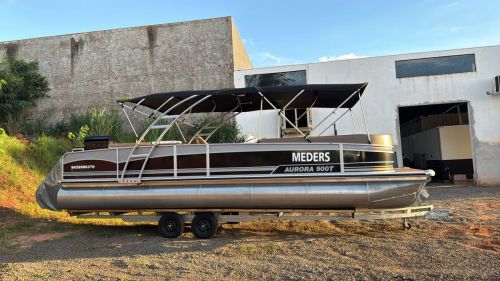 Catamarã VCat 900 + motor 200hp Yamaha 