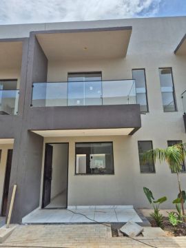 Casa Duplex Cond Santa Adelia