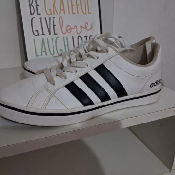Tenis