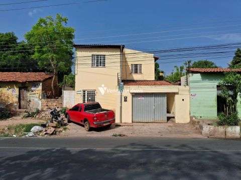 Casa Duplex na Avenida Duque de Caxias para aluguel