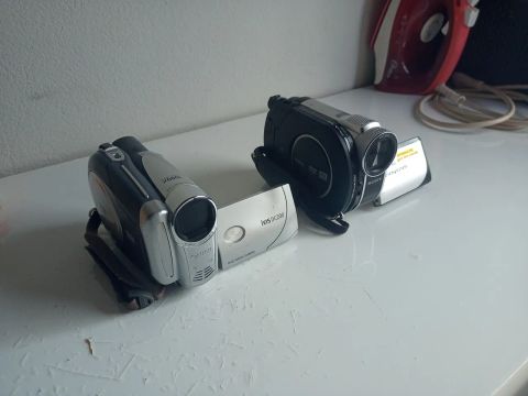 Duas filmadoras usadas - Canon e Sony