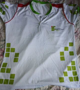 Camiseta uniforme feminina do Instituto Federal de Roraima 