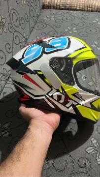 Capacete  KYT tamanho L