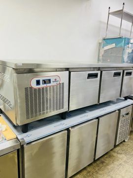 BALCÃO BAIXO REFRIGERADO TOPEMA 03 PORTAS
