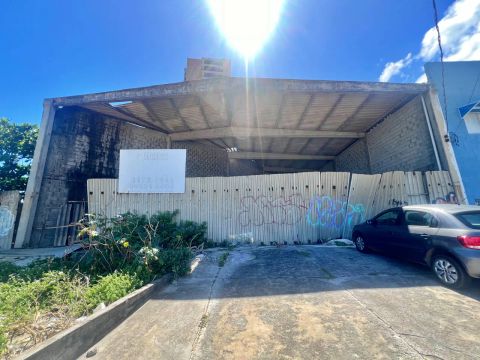 Imóvel para aluguel com 170 metros quadrados em Piatã - Salvador - BA
