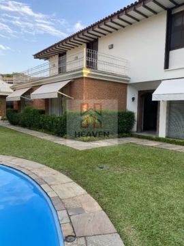 VILA MADALENA, CASA COM PISCINA