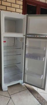 Geladeira duplex Electrolux 260L 110v ótimas condições frete grátis