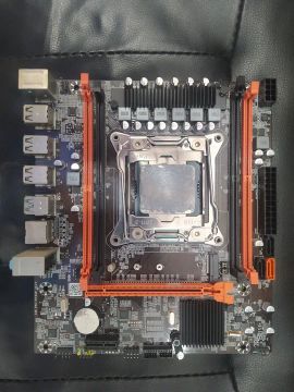 KIT Placa mãe DDR4 2DDR4 DIMM com CPU Xeon E5 2620 V3 com 16GB de RAM.