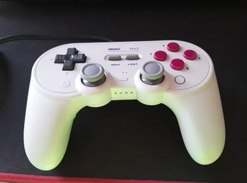Controle com fio 8BitDo Pro 2,  Compatível com Switch, Windows, Steam Deck e Raspberry Pi.