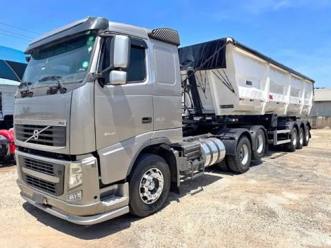 Volvo FH 460 2014 + Caçamba Randon 2018 engatada