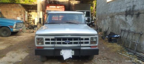 Ford F-1000