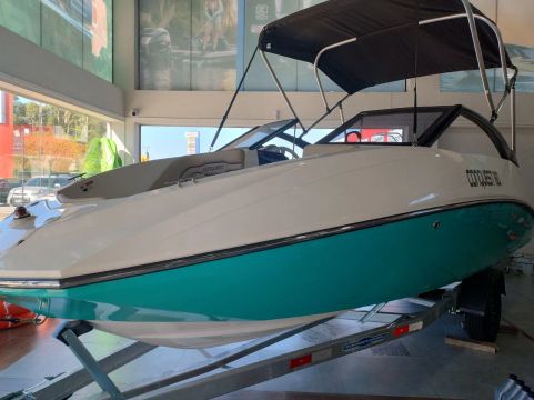 Lancha Conquest 180 - Nova