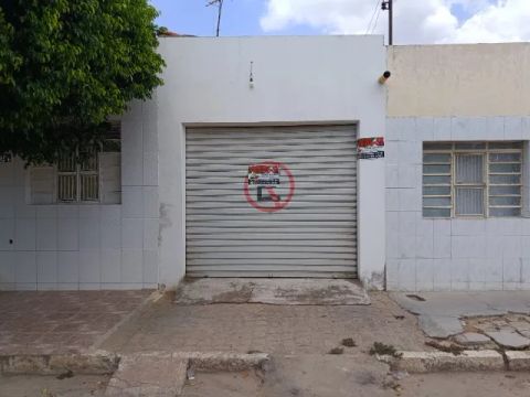 Vende-se Deposito Rua Manoel Pereira Lins em Serra Talhada-PE