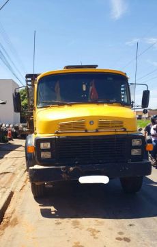 Caminhão Mercedes 1313