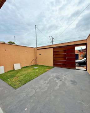 LINDA CASA NO SANTA CECÍLIA