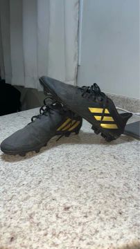 Chuteiras Adidas De Campo