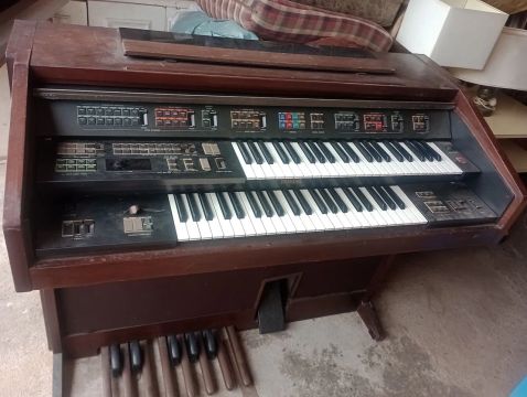 Órgão Yamaha