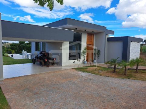 Casa de Alto Padrão em Condomínio em Jaboticatubas por R 1.400.000,00