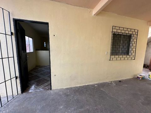 Casa para alugar 600,00 no bairro industrial 