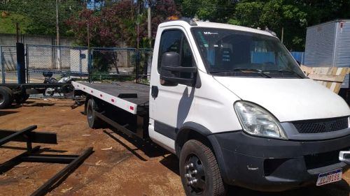 IVECO 70C16 2010 2011 REBOQUE COM ASA DELTA