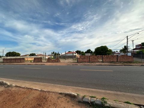Vendo três terrenos na Av. Jael Barradas no Cauame (também vendo separado)