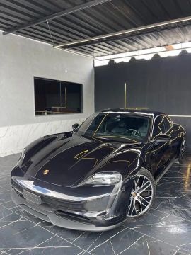 Porsche Taycan 4S Elétrico 
