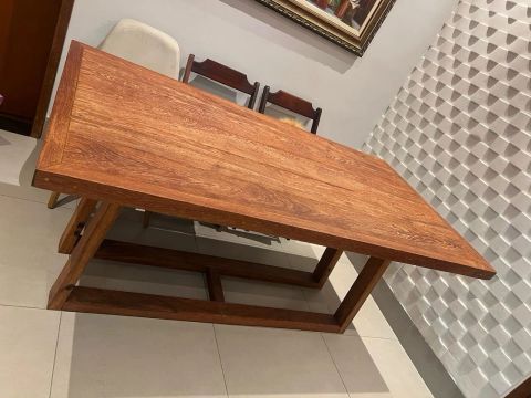 Mesa 6 lugares de madeira 
