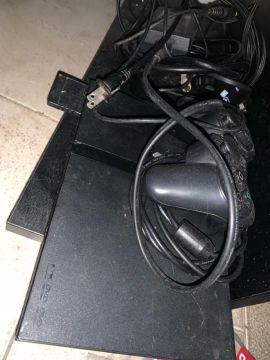 Playstation 2 com controles e acessórios