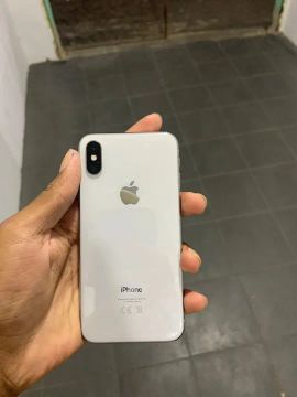Vendo iPhone X branco impecável 