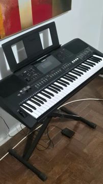 Teclado Yamaha PSR Series E463 61 teclas