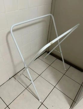 Vendo 2 suporte para banheira.