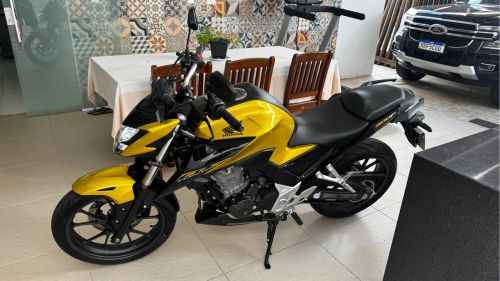 TWISTER 300 2023 com apenas 1.600km