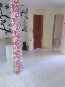 Aluga-se casa com 2 quartos 