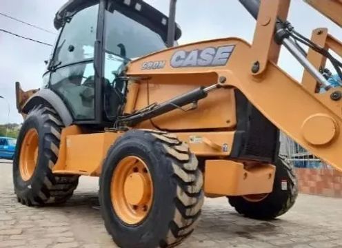 Retroescavadeira Case 580n