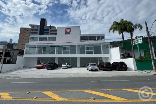 Loja ampla no Itacorubi: excelente para expandir seu negócio
