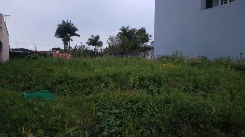 Vendo terreno no centro de Camboriú.