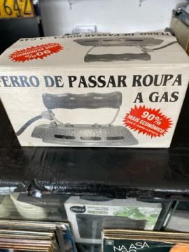 Ferro de passar roupa a gás - impecável na caixa - sem uso - 