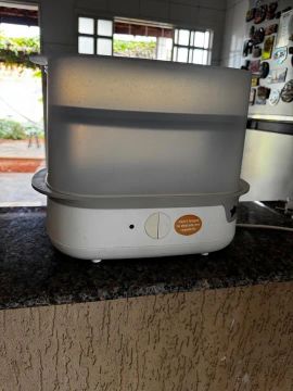 Esterilizador de Vapor para Mamadeiras e Utensílios