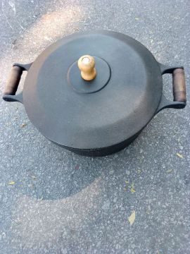 Panela de Ferro Fundido com Tampa