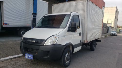 Iveco Daily 35S14 2019 Baú * Financia 100%*