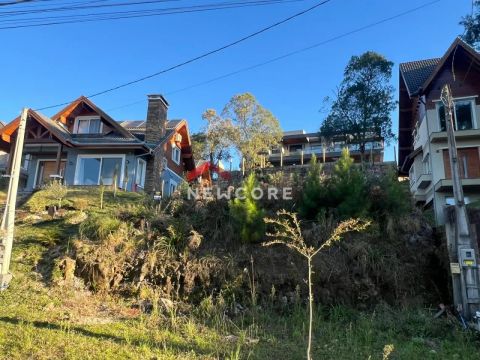 Lote em Pessegueiros - Vivendas do Arvoredo - Gramado/RS