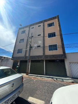 Alugo apartamento de 3 quartos -Centro