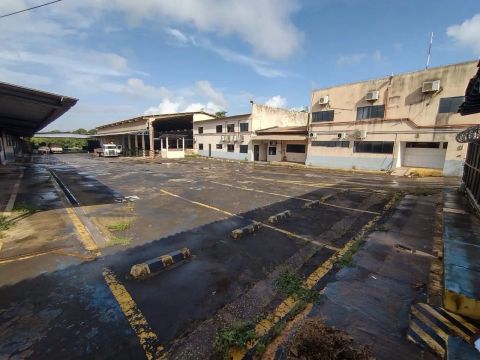 Prédio Comercial 10.575 M² com Galpão na BR 135 Maracanã